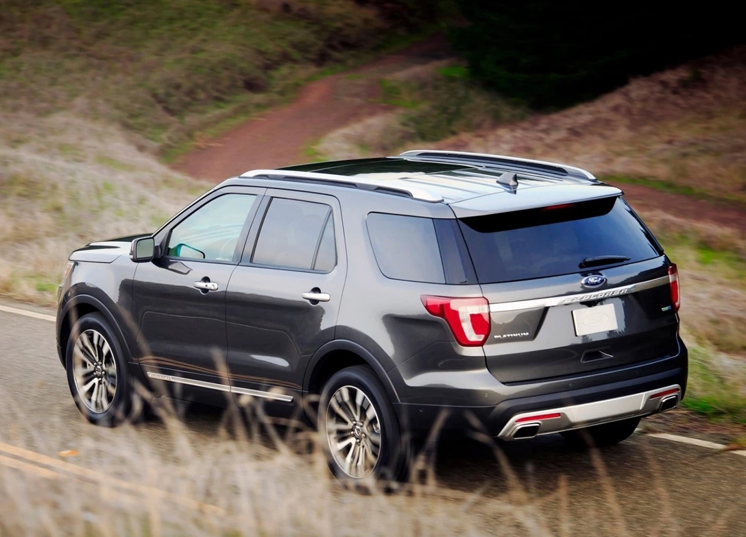 1646669-Ford-Explorer-2019-02.jpg