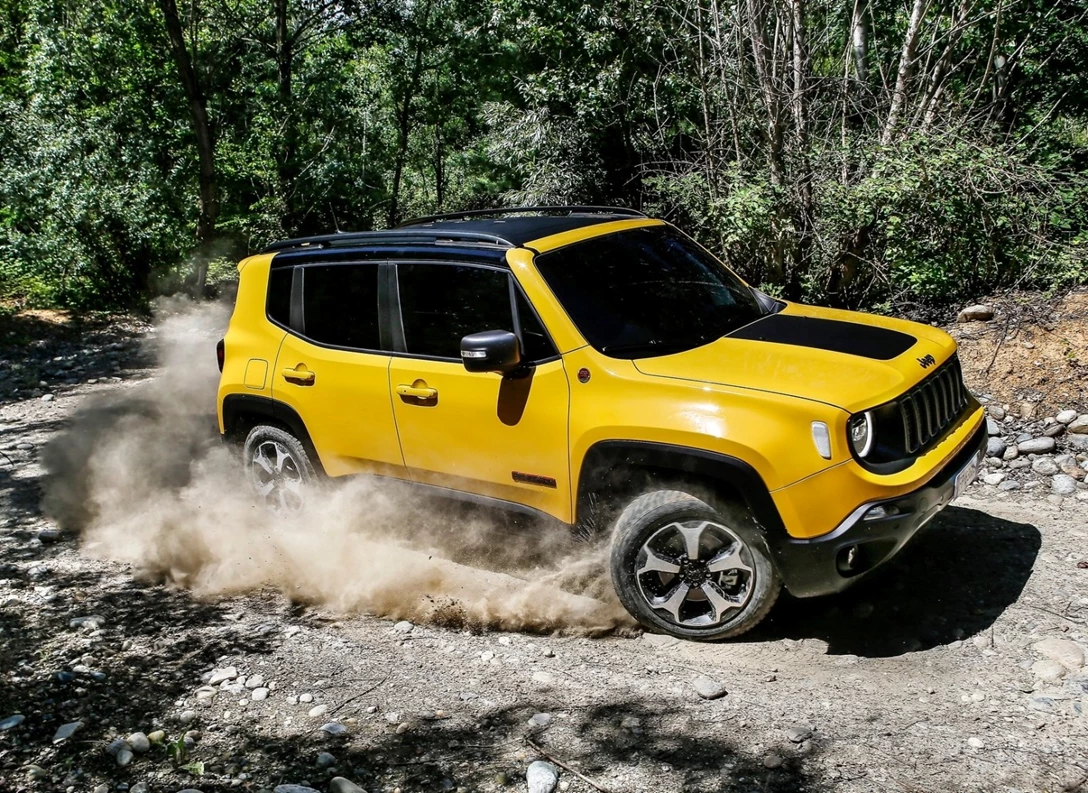 1669929-Jeep-Renegade-2019-02.jpg