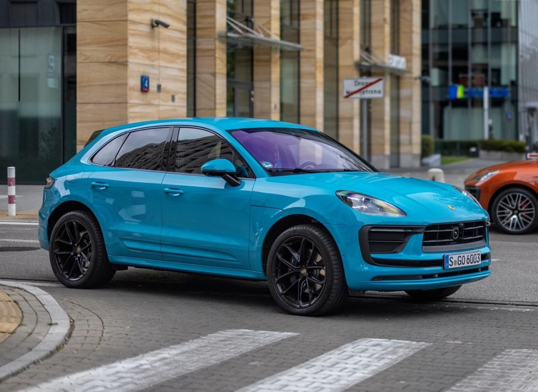 1671542-Porsche-Macan-2022-02.jpg