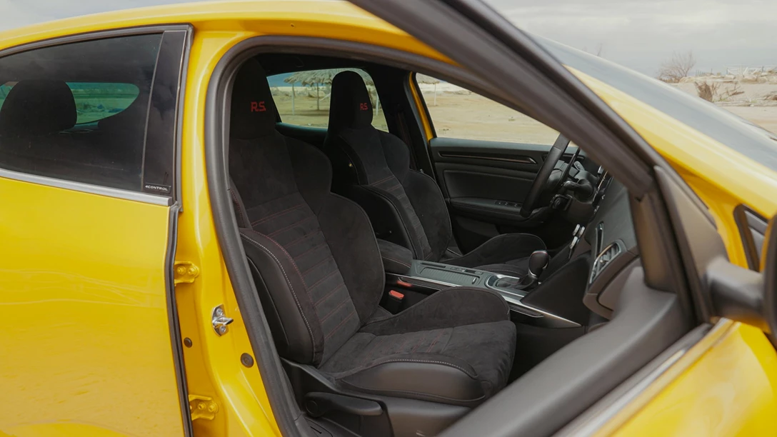 1696027-Renault Megane RS 2024.00_41_06_23.Still059-min.jpg