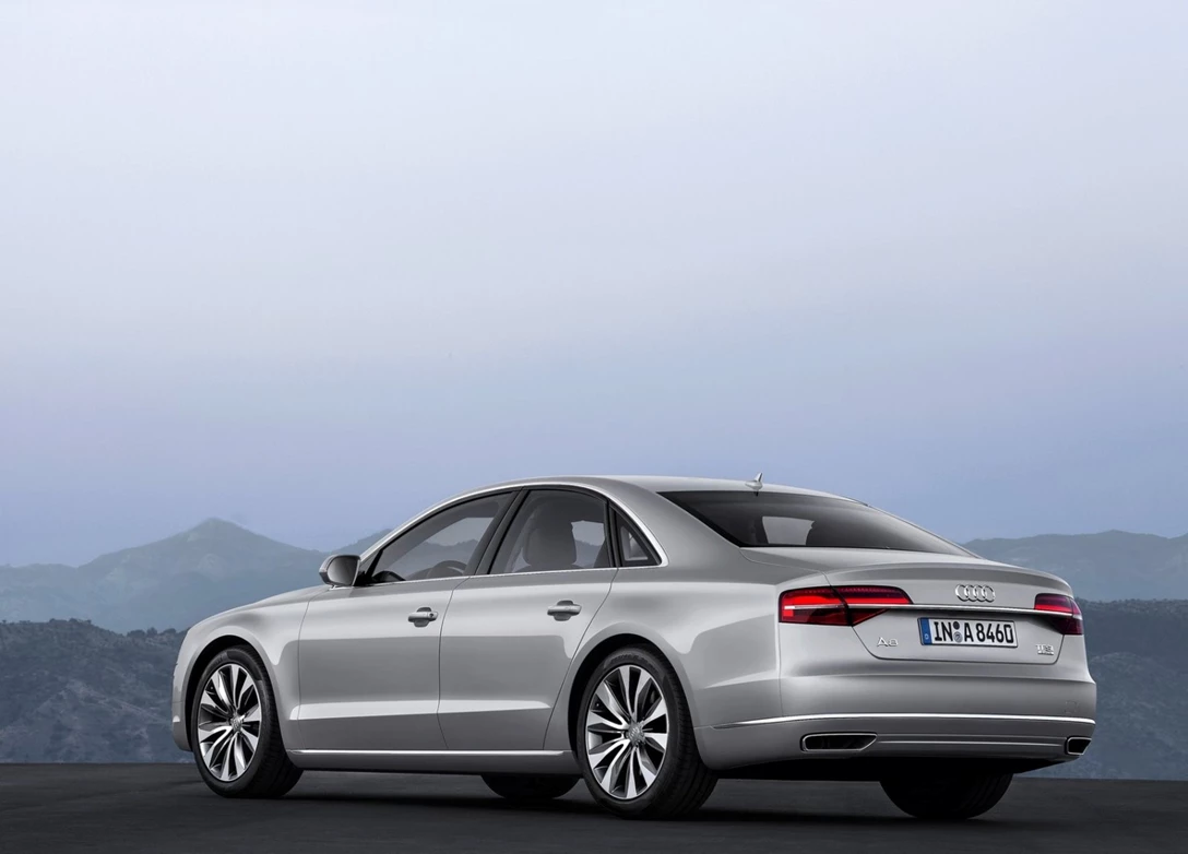 1680867-Audi-A8-2017-03.jpg