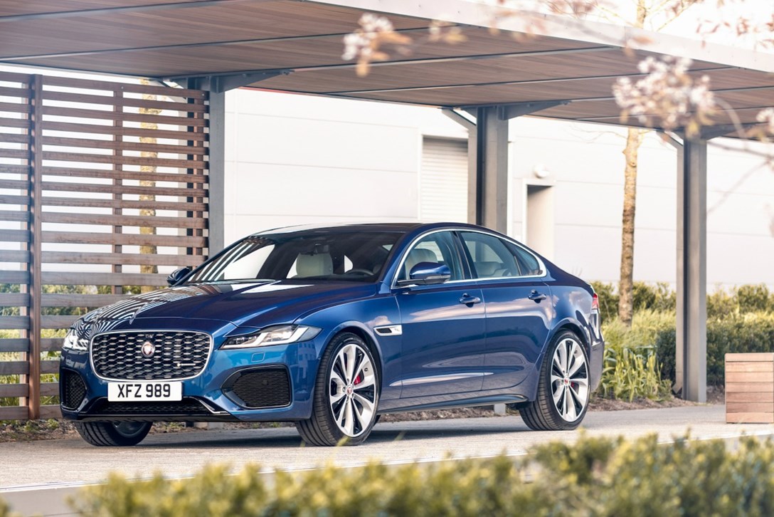 1635504-יגואר XF מתיחת פנים - 23.jpeg