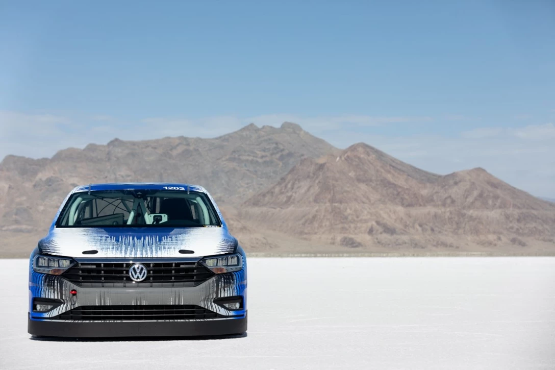 1603387-2019_Bonneville_Jetta_--8838.jpg