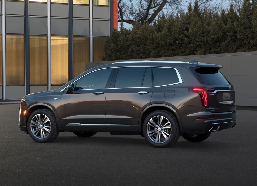 1632851-Cadillac-XT6-06.jpg