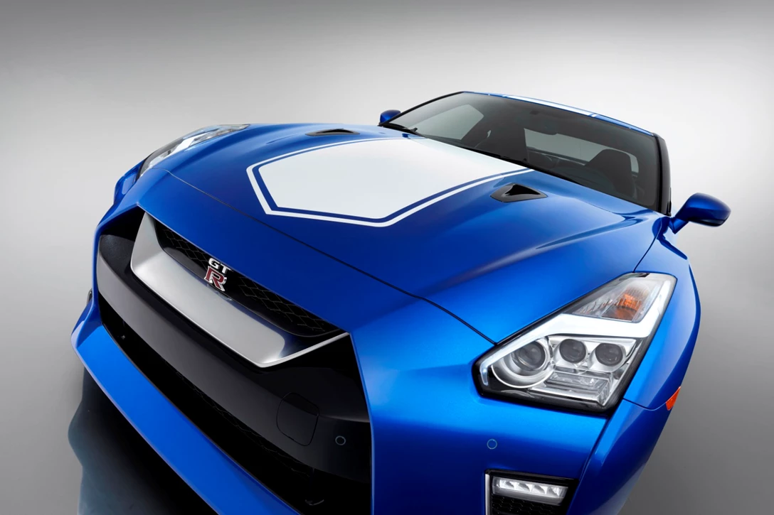 1615315-190405_MY20_GT_R_Anniversary_Studio1.jpg