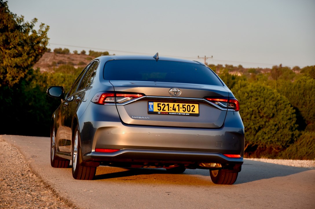 1648546-טויוטה קורולה 1.5 ל - 8.jpeg