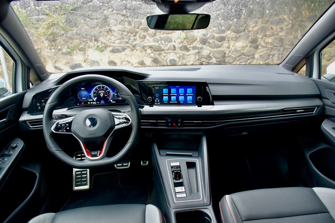 1643978-פולקסווגן גולף GTI מבחן דרכים - 4.jpeg