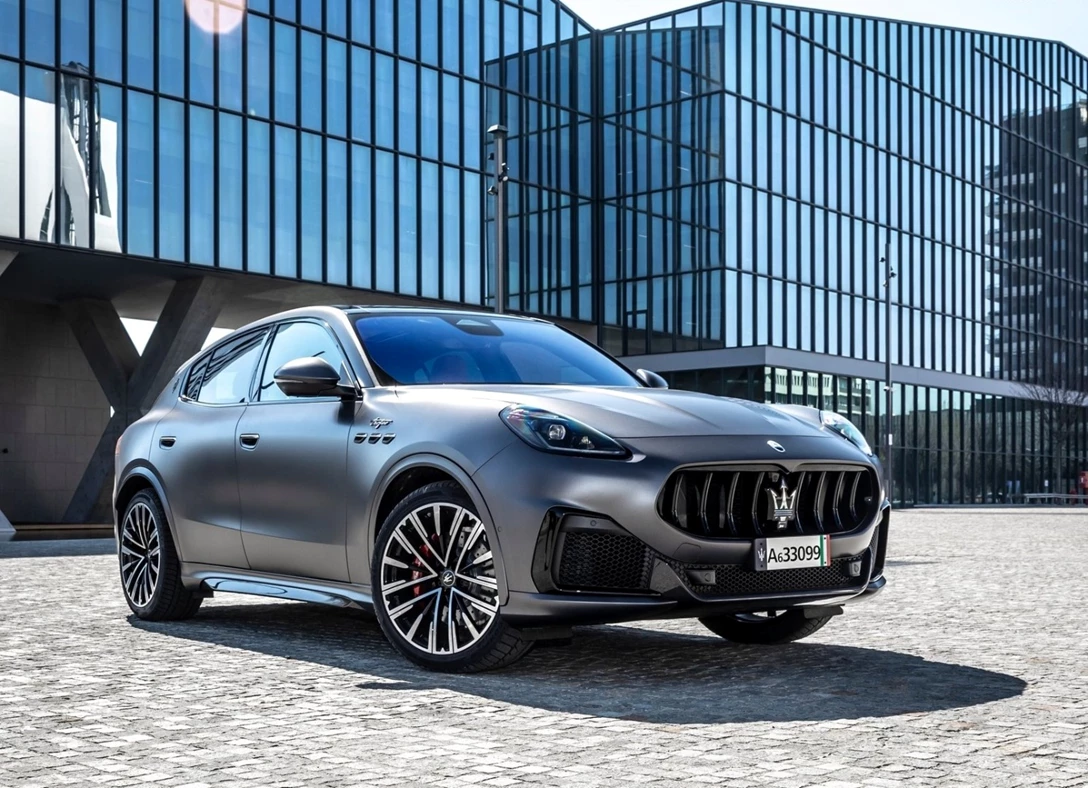 1664058-Maserati-Grecale-2022-04.jpg