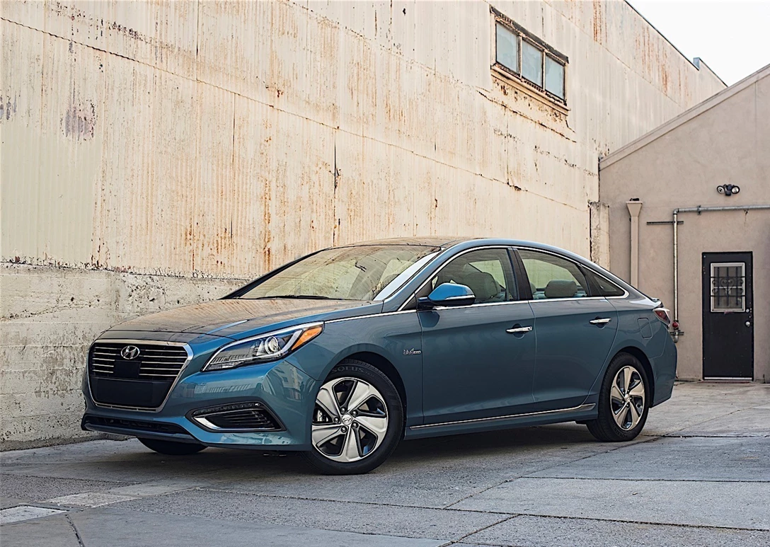 1647555-Hyundai-Sonata_Hybrid-2017-02.jpg