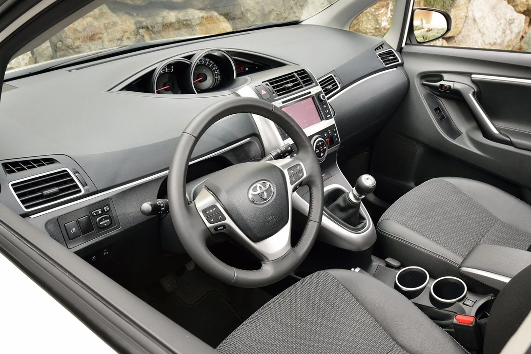 טויוטה ורסו