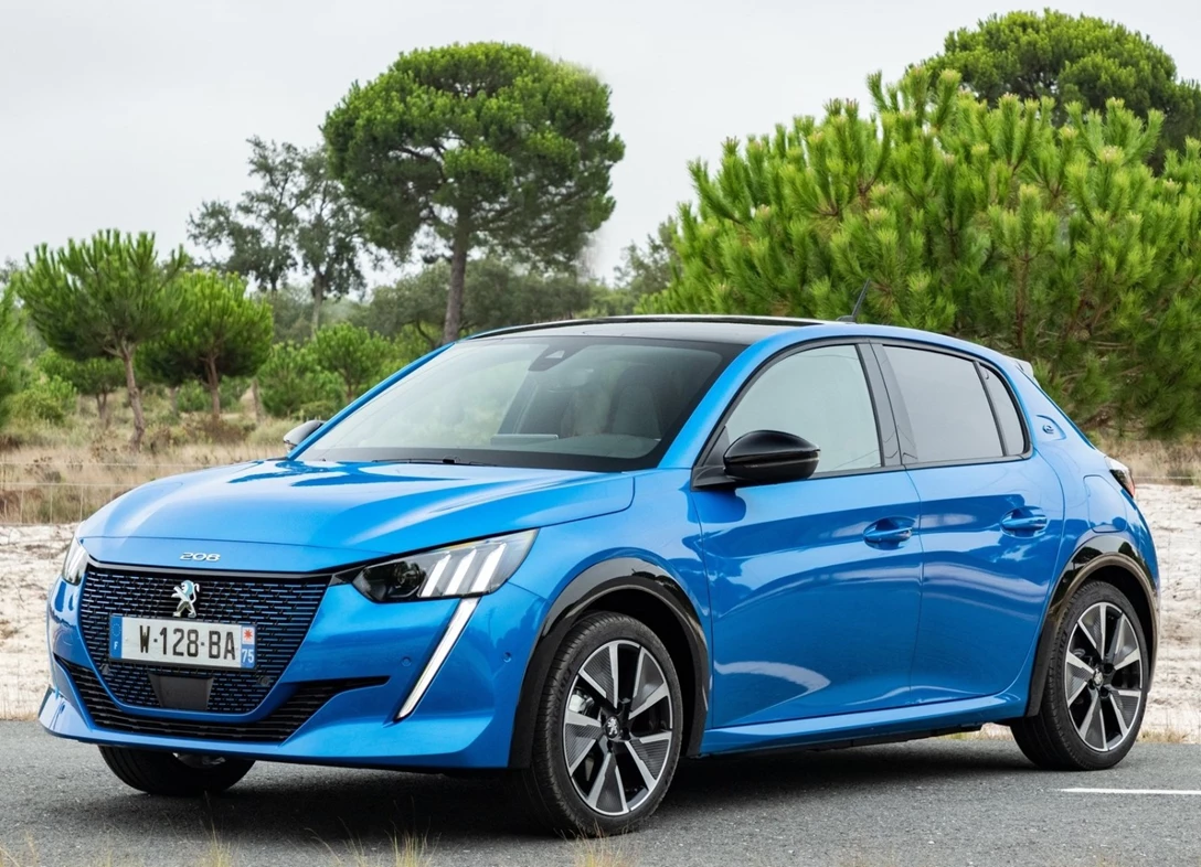 1635654-Peugeot-e-208-2020-05.jpg