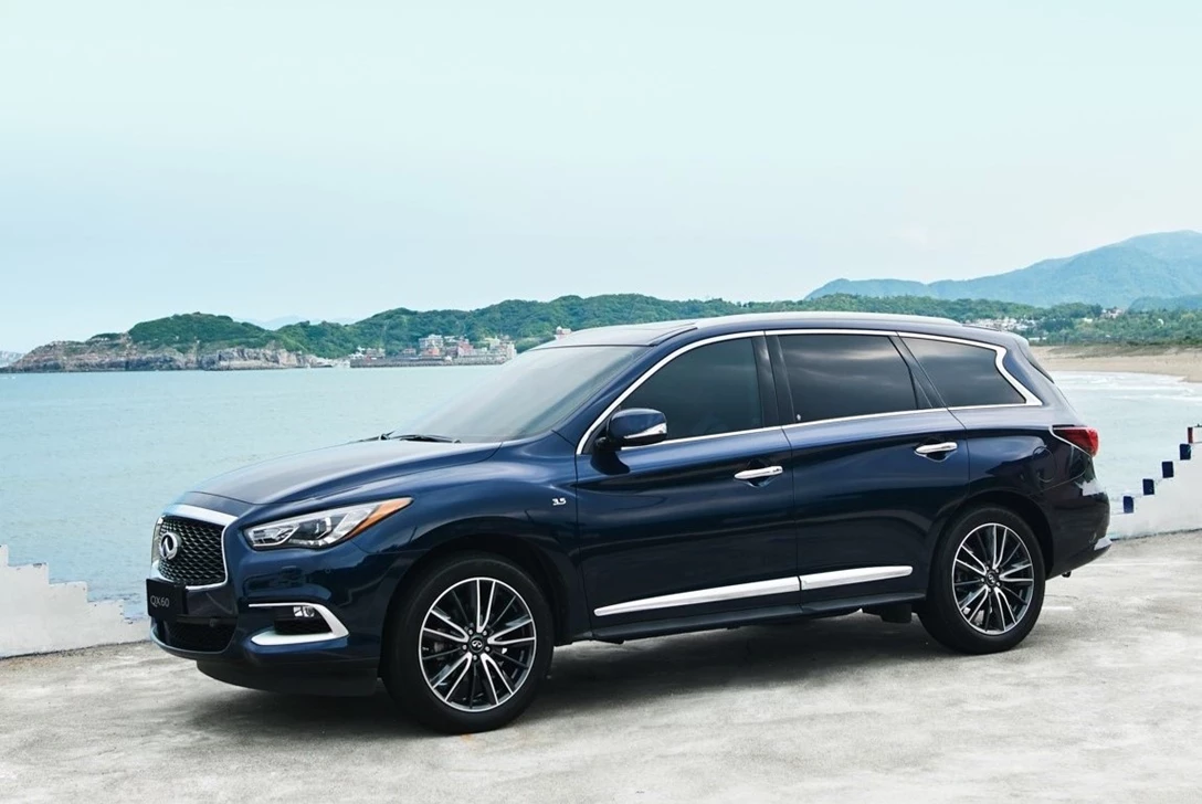1665538-Infiniti-QX60-2017-04.jpg