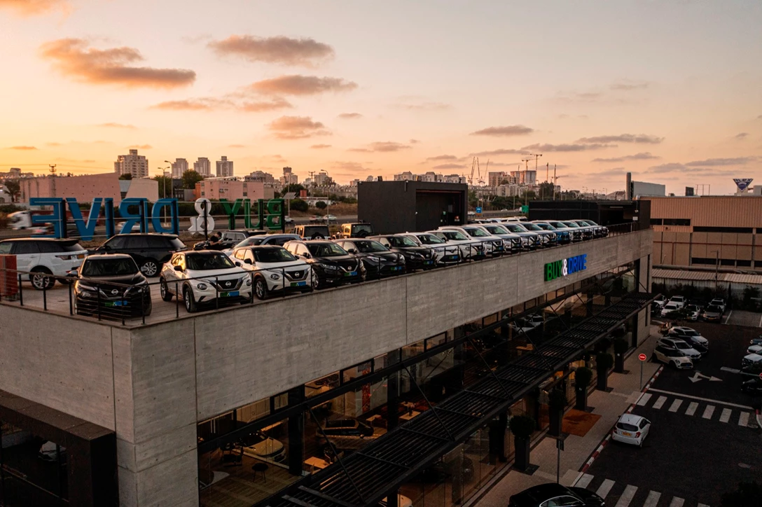 1646219-עומר ירון קרדיט.jpg