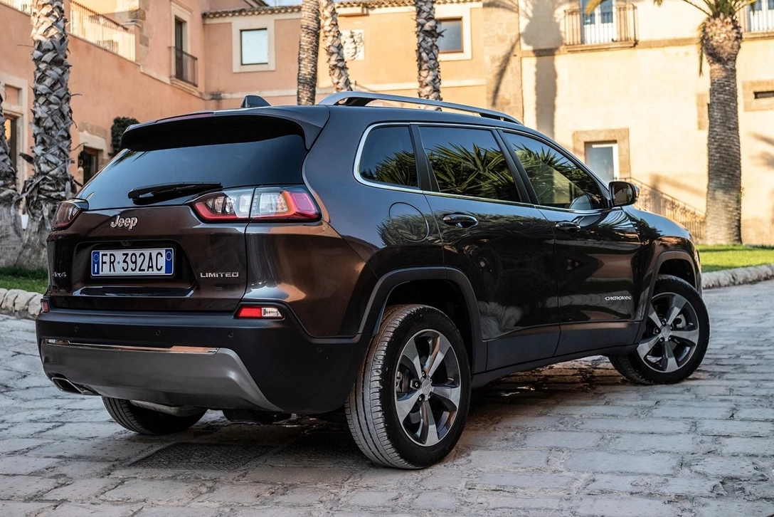 1616369-5-ג'יפ צ'ירוקי 2019 (3).jpg