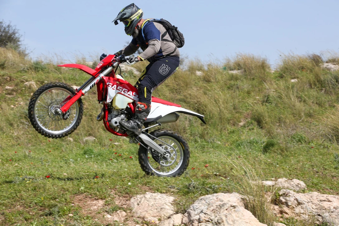 1640431-210223-gasgas-151.jpg