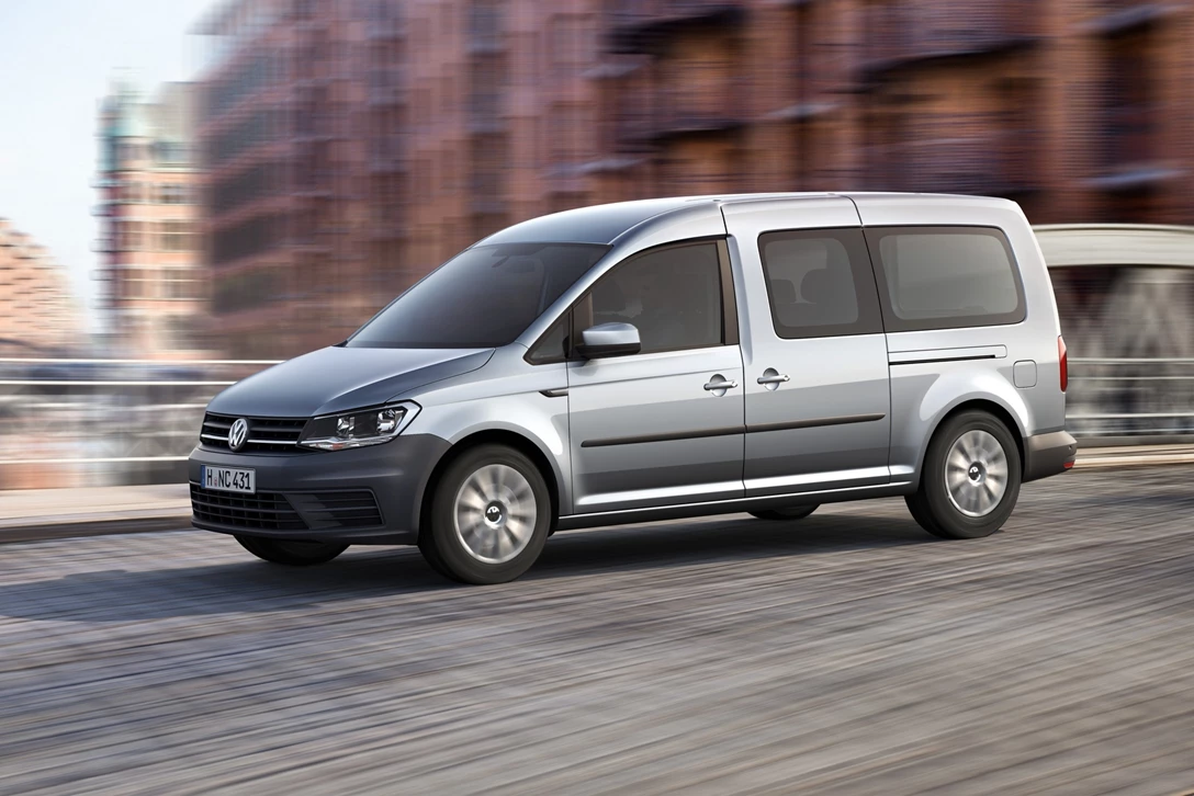 1608821-Caddy Maxi Window van.jpg