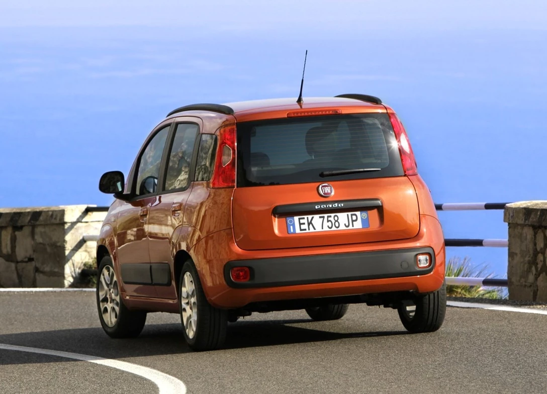 1690278-Fiat-Panda-2012-00.jpg