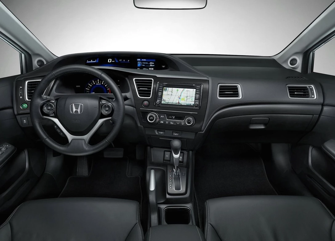 1642504-Honda-Civic_Sedan-2015-01.jpg