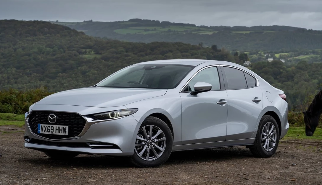 1634375-מאזדה 3 2019.jpg