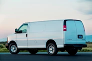 1602233-Chevrolet-Savana-2.jpg