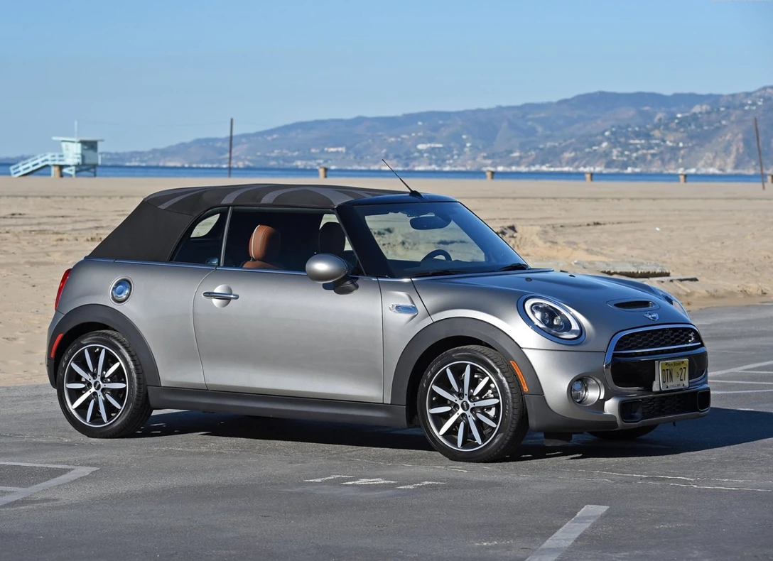 1660868-Mini-Cooper_S_Convertible-2017-01.jpg