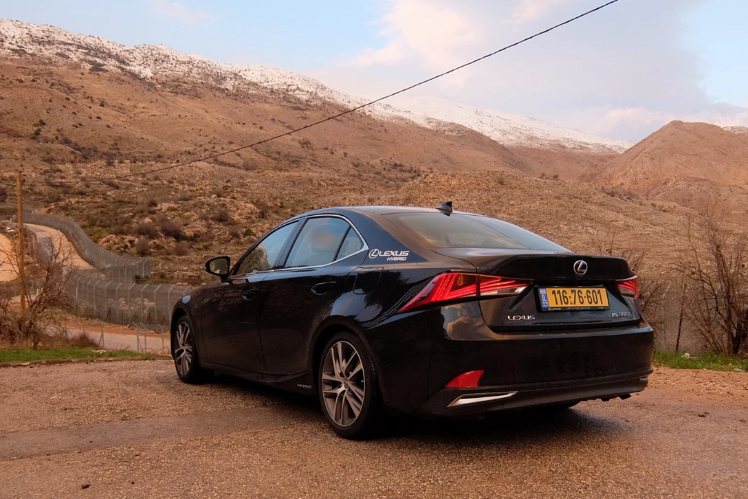 1593196-לקסוס IS מבחן דרכים (3).JPG
