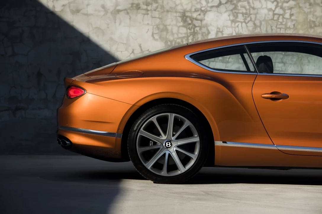 1614111-Bentley Continental GT V8 12.jpg
