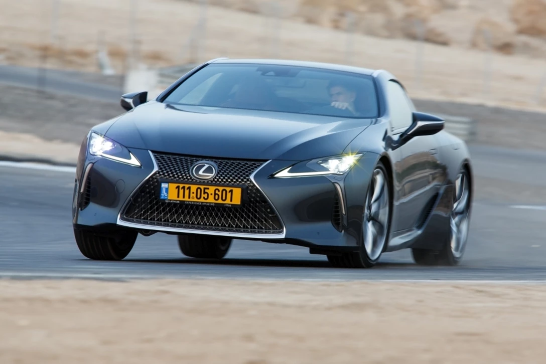 1590963-לקסוס LC (3).JPG