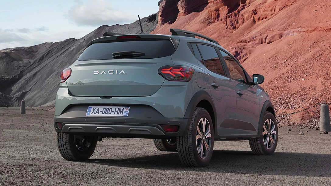 1662873-dacia-la-nuova-identita-di-marca-della-gamma (7).jpg