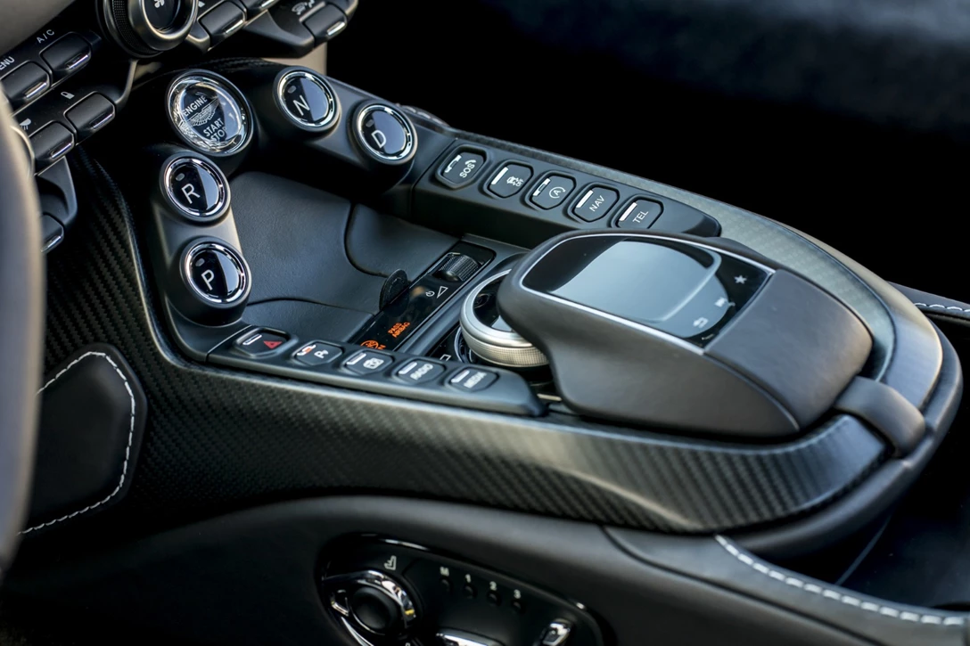 1599148-אסטון מרטין ואנטג מבחן דרכים השקה (48).jpg