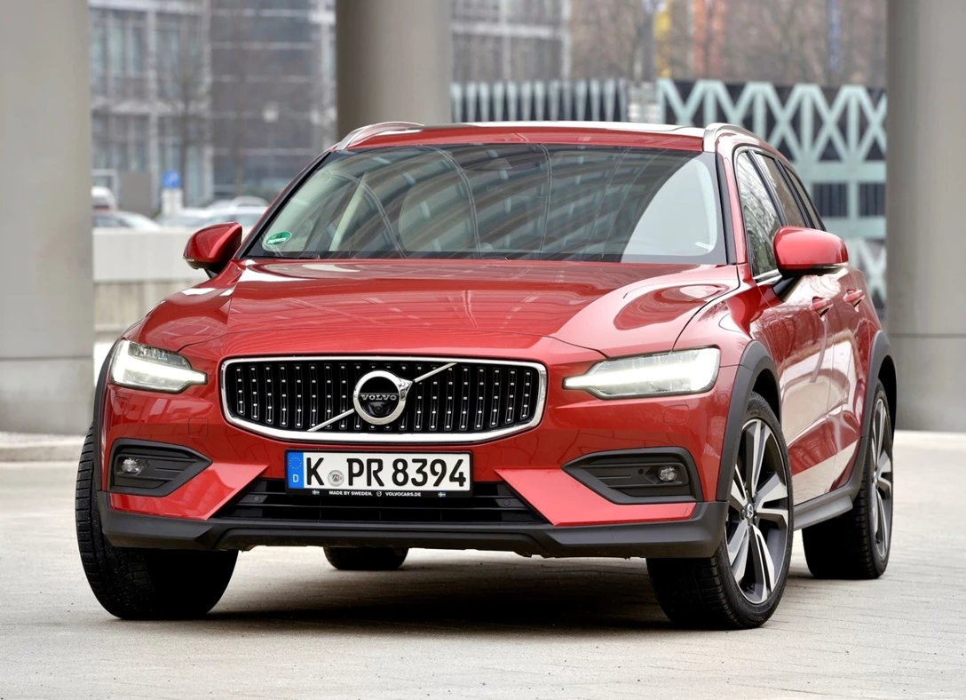 1663002-Volvo-V60-2021-10.jpg