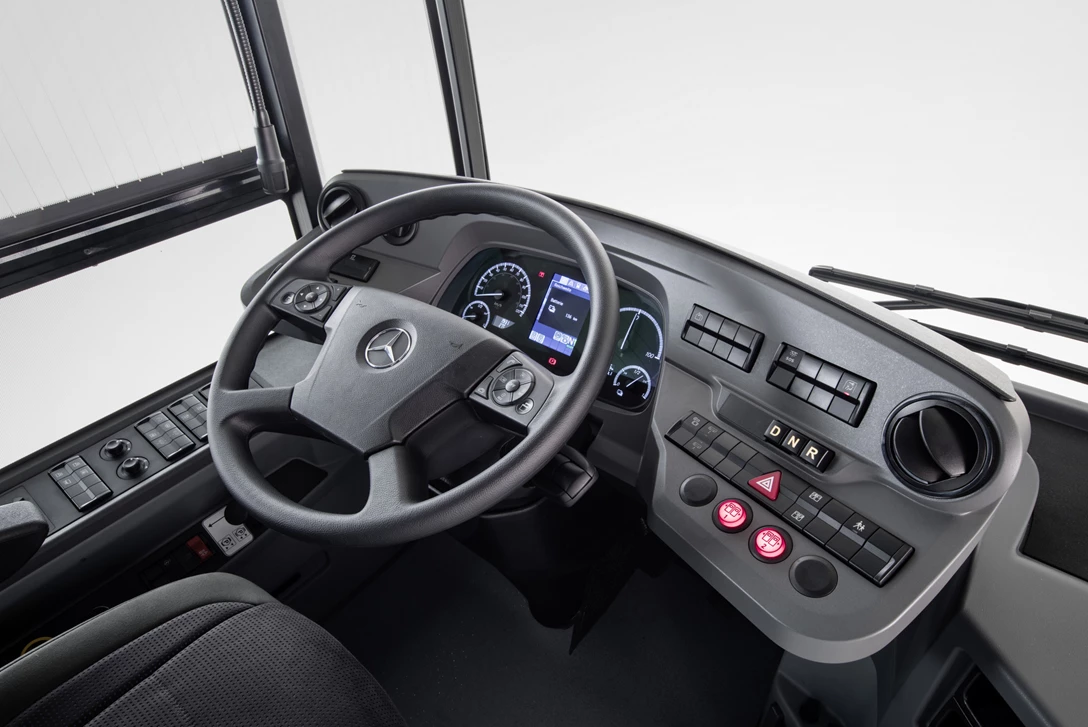 1598470-מרצדס אוטובוס (3).jpg