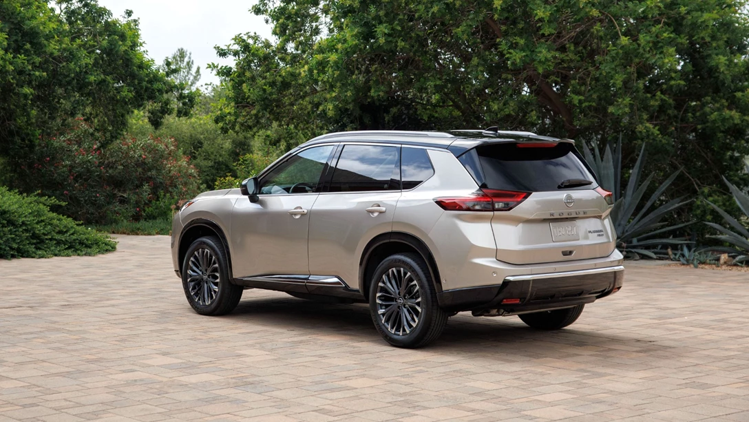 1689183-nissan-rogue-6-min.jpg