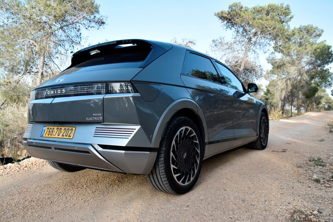 1660979-IONIQ54X4 - 8.jpeg