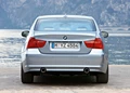1620037-BMW-3-Series-2009-05.jpg