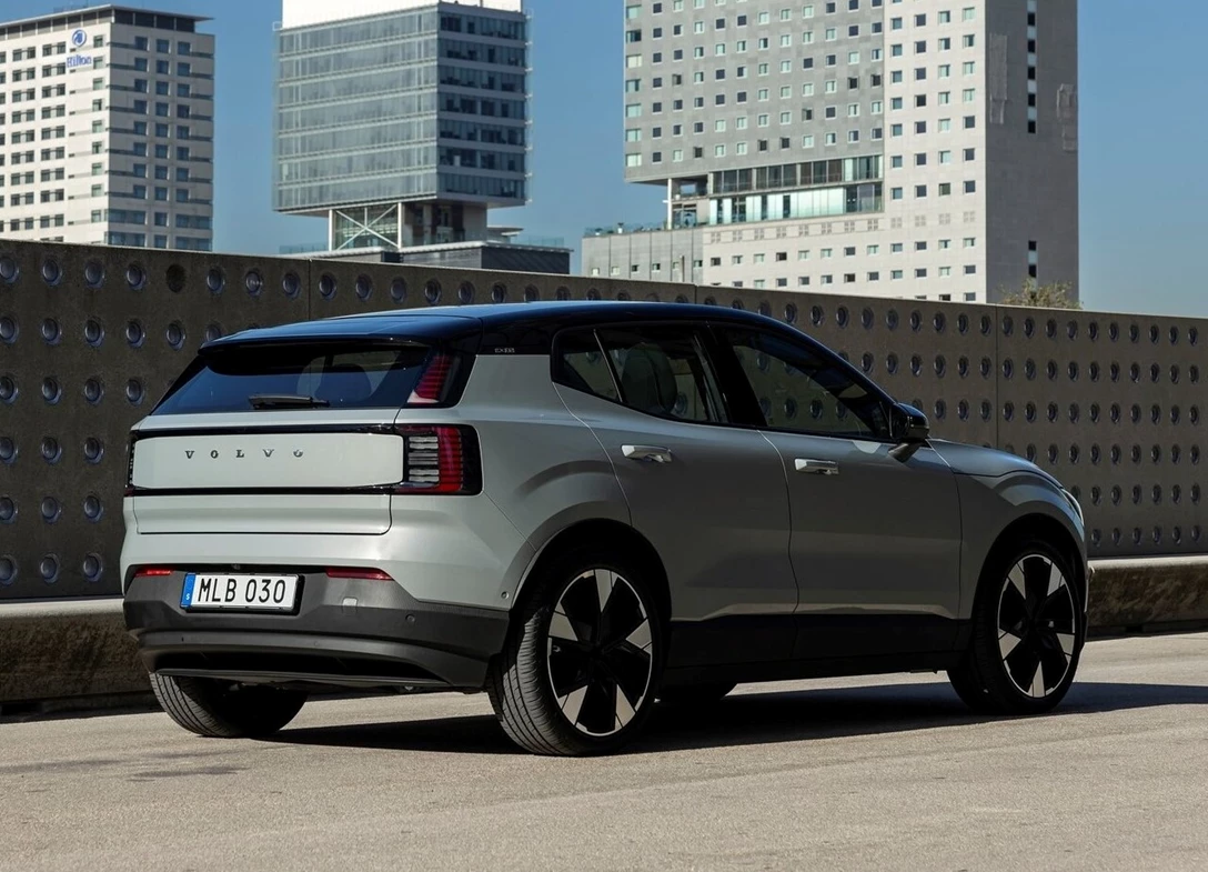 1690878-Volvo-EX30-2024-02.jpg