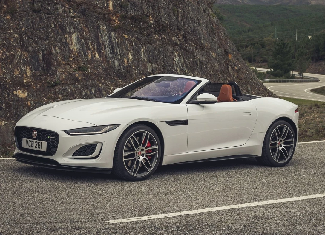 1644587-Jaguar-F-Type-2021-10.jpg
