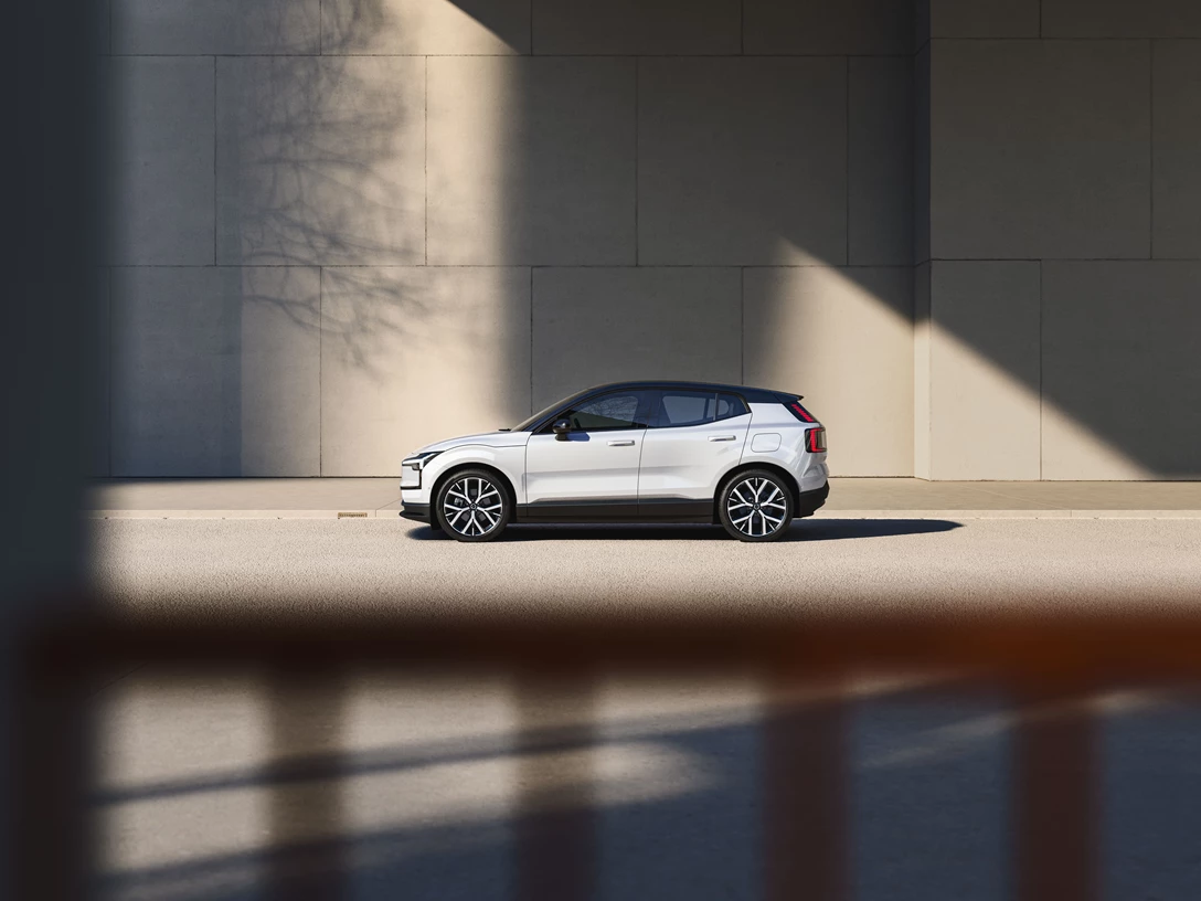 JPG Full-BL320_Exterior_Profile_ROW.jpg