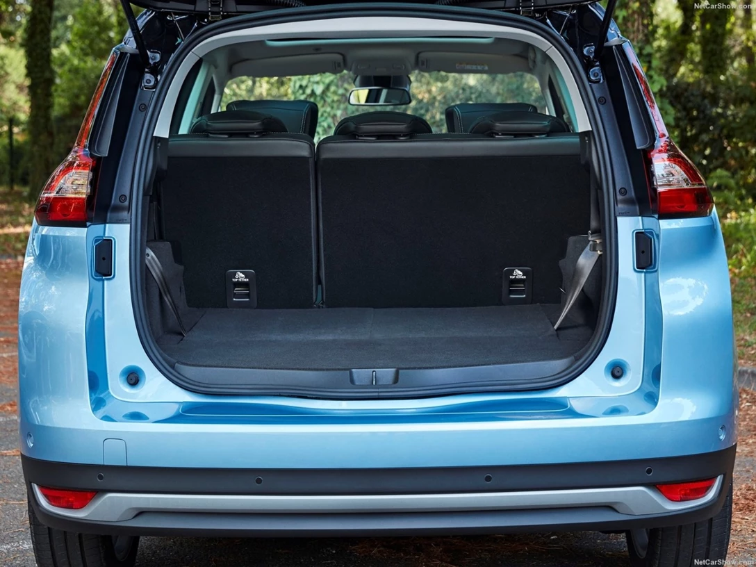 1591499-Renault-Grand_Scenic 9.jpg