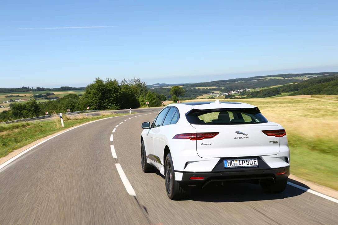 1603762-יגואר i פייס השקה עולמית (20).jpg