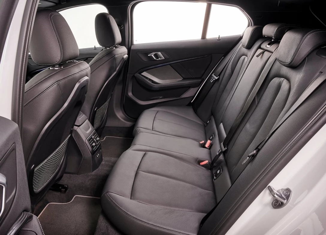 1645212-BMW-1-Series-2021-11.jpg