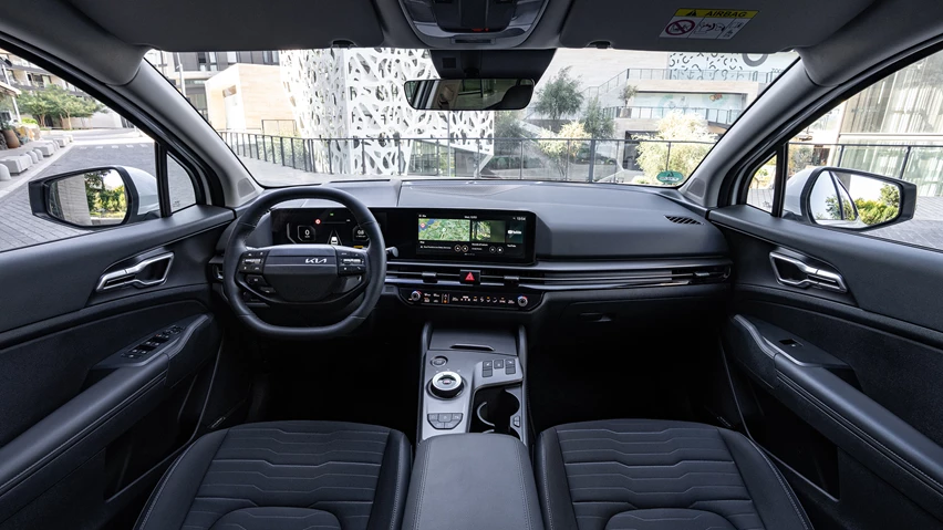 kia-new-sportage-baseline-my26-deluxe-white-interior-digital-1920x1080-001.jpg