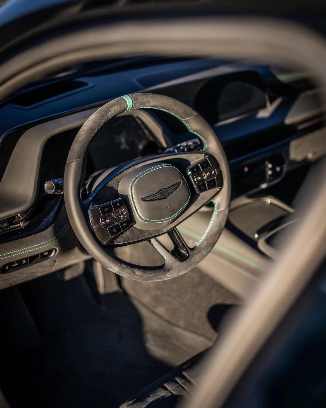 ג’נסיס G90 ווינגבק קונספט סביבת נהג