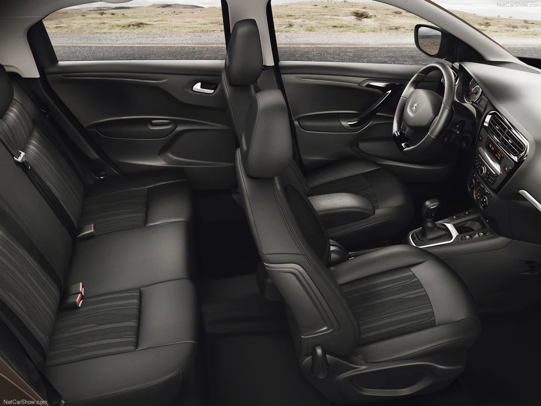 1588218-Peugeot-301 5.jpg