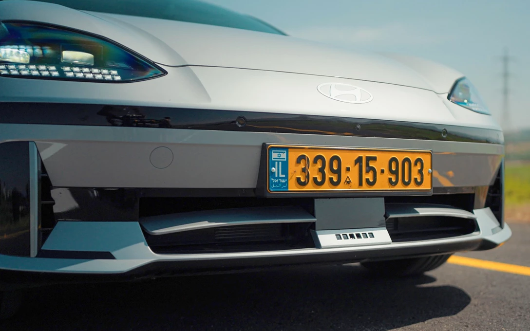 1682648-Hyundai IONIQ 6 2023.00_02_04_19.Still024 copy.jpg