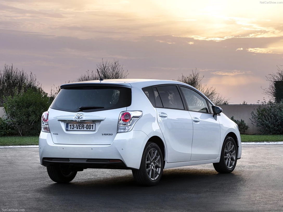 1583603-Toyota-Verso 2.jpg