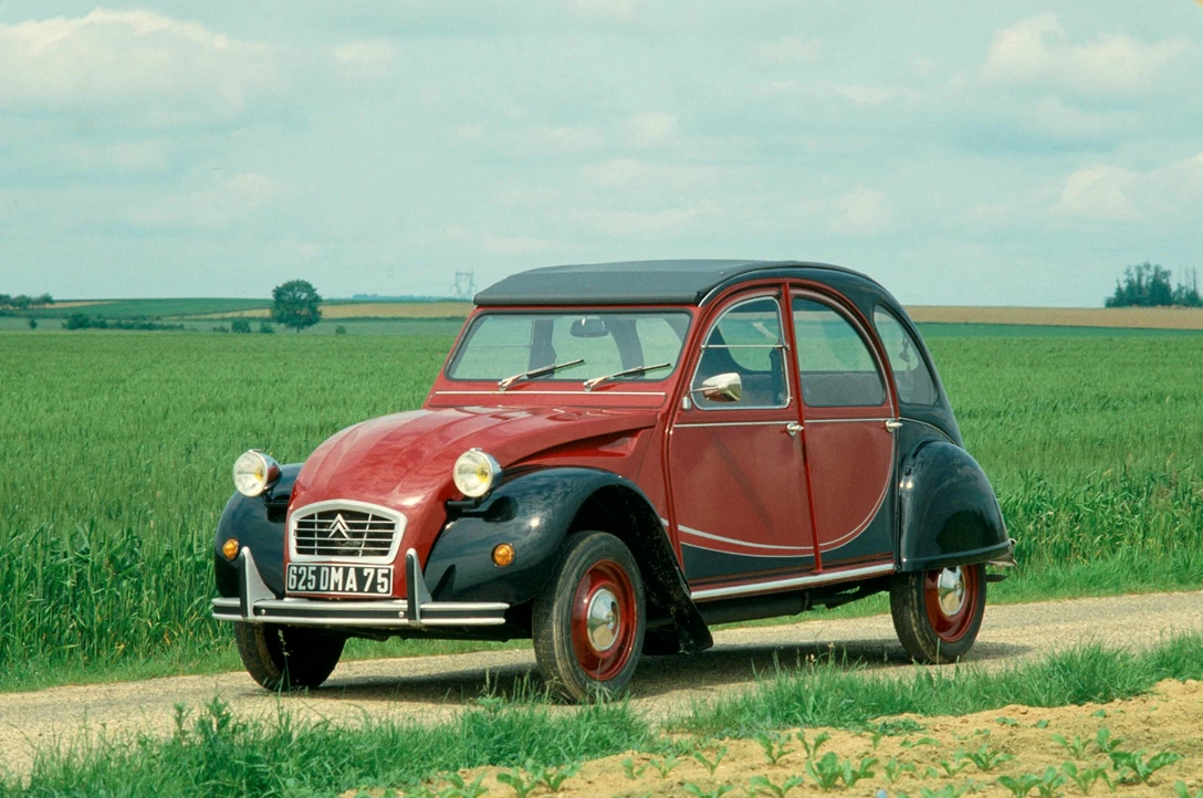 1706314-90_Jahre_CIT_in_D_2CVCharleston1982.jpg.jpg
