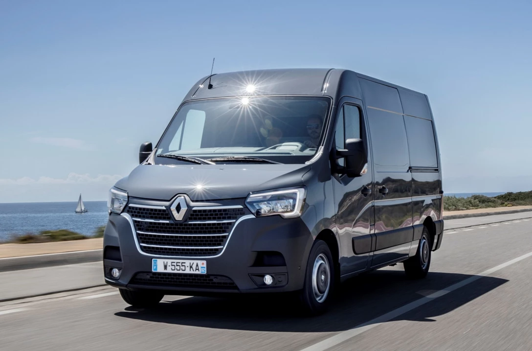 1630339-Renault-Master-Facelift-video.jpg