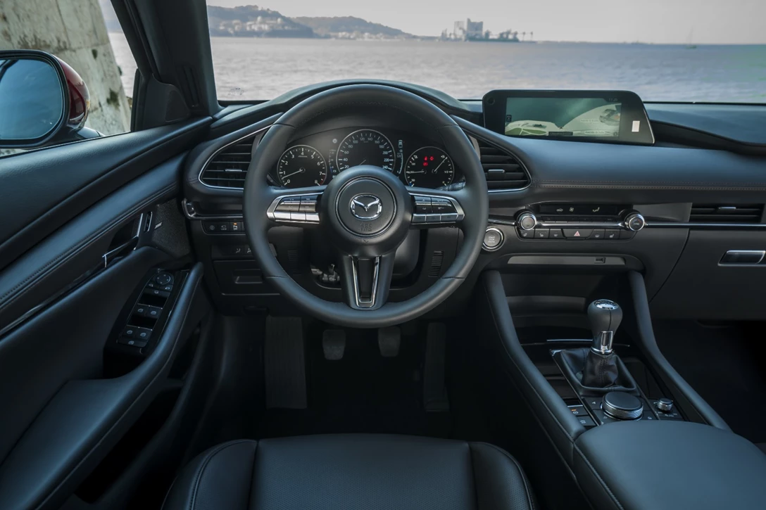 1612280-Mazda3_HB_SoulRedCrystal_Interior-1_hires.jpg