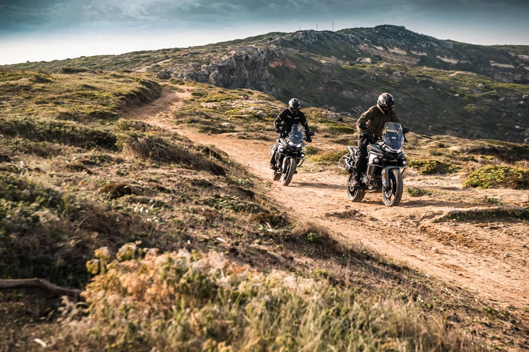 1659699-MY2021_CFMOTO_800MT_Action Italy (12).jpg